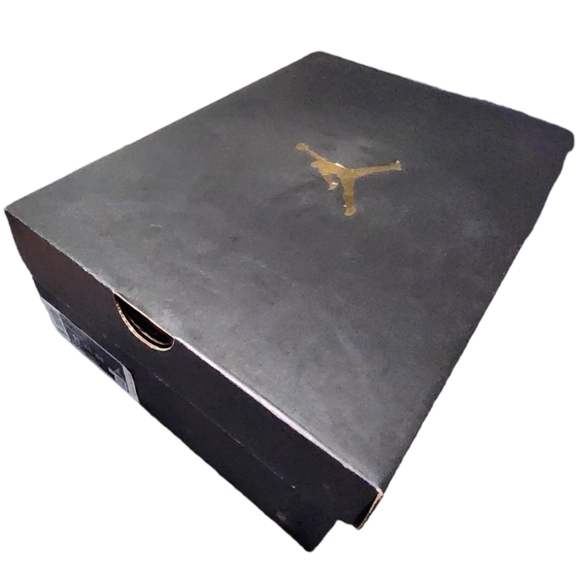 Nike Air Jordans 1MID - Picture 5 of 7